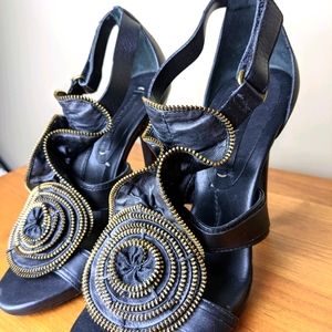 *Excellent Condition* BCBG Zipper Rose Heels